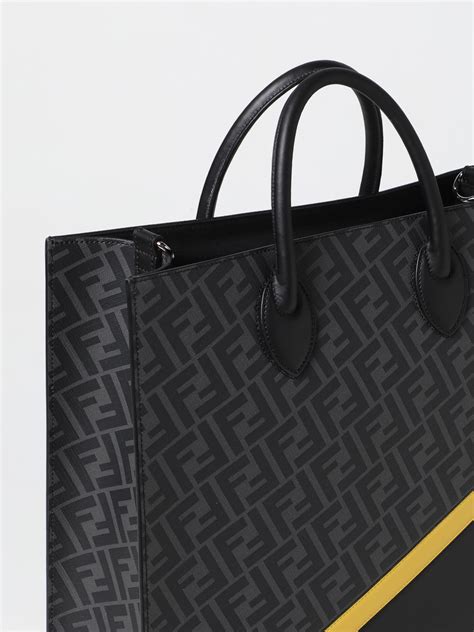 marchio fendi su fodera scritto in verticale|fendi logo shoulder bag.